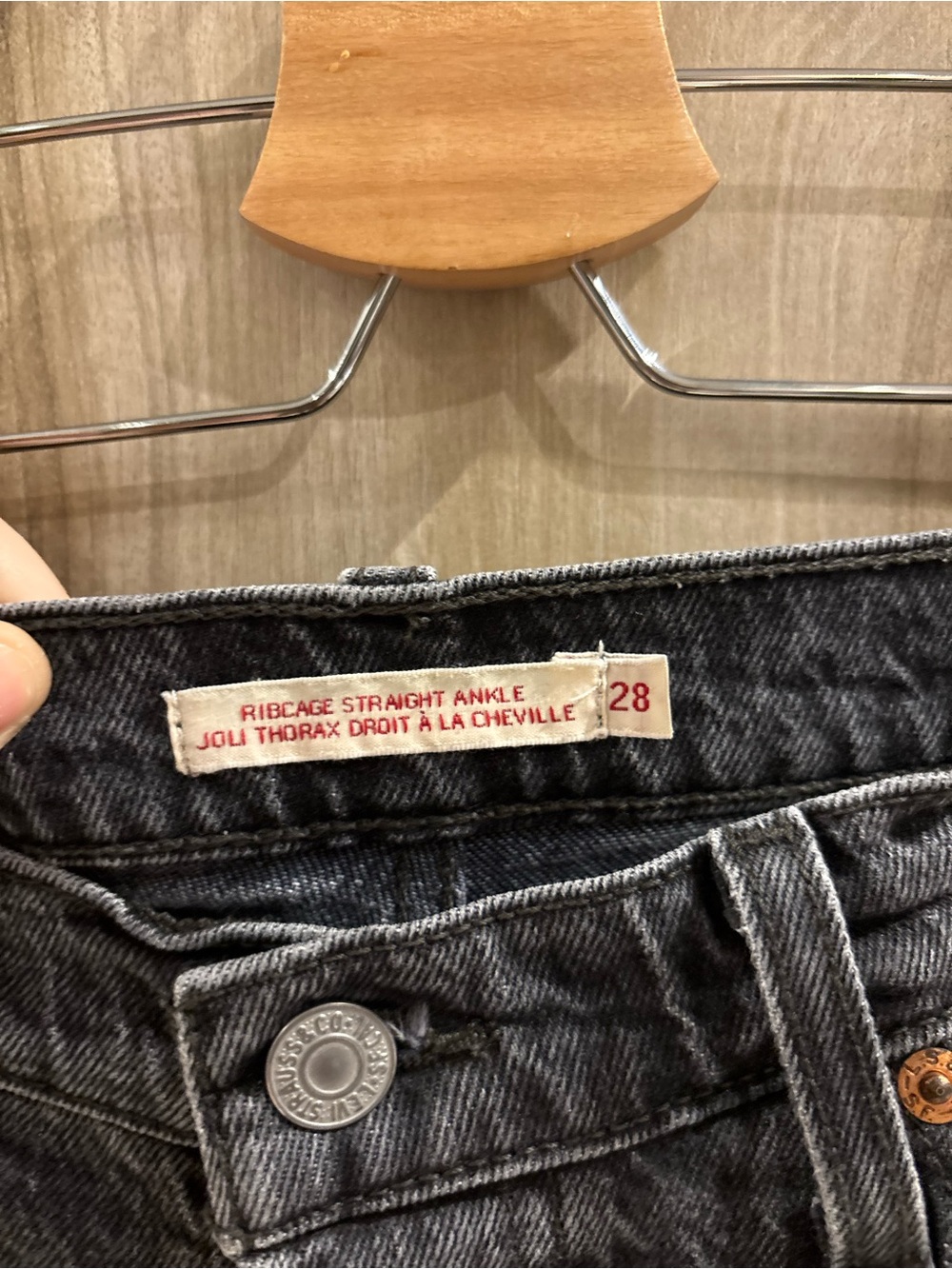 Levi’s Premium Ribcage Straight Ankle Jeans W28 L27 Washed Black 90s Minimalist - Picture 4 of 15